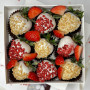 Клубника в шоколаде малина и вафельная крошка 9 ягод фото 3